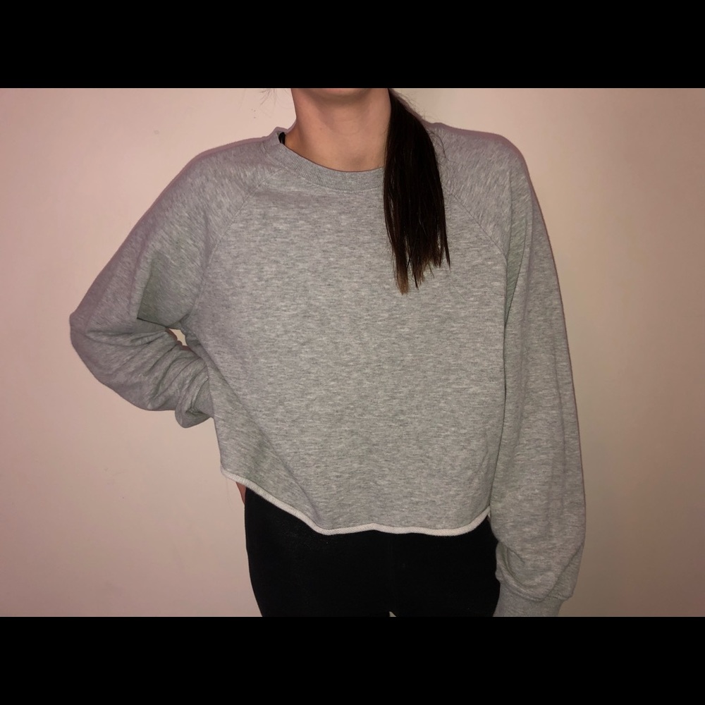 grey crop top